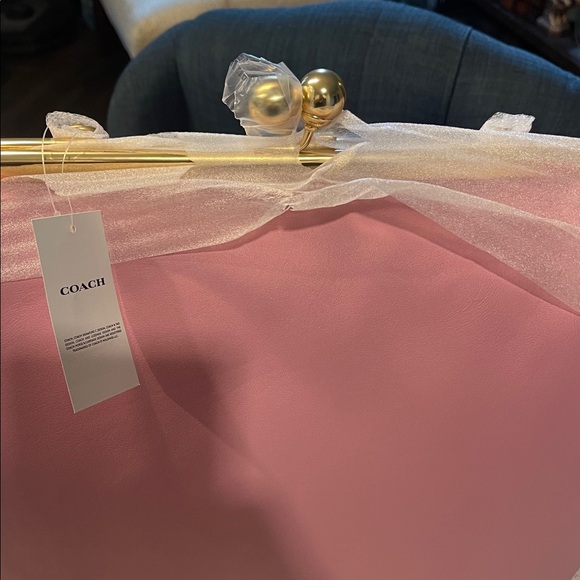 COACH Large Kisslock Frame Shoulder Clutch Bag (Pink) - NWT💝 - Picture 9 of 16